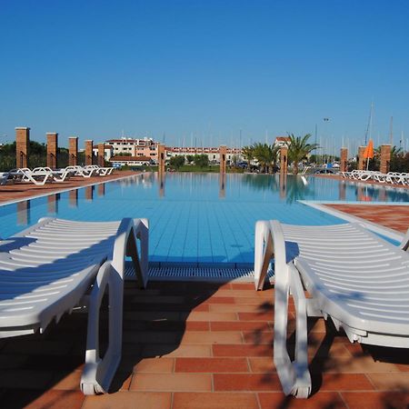 Residence Maestrale Caorle Bagian luar foto