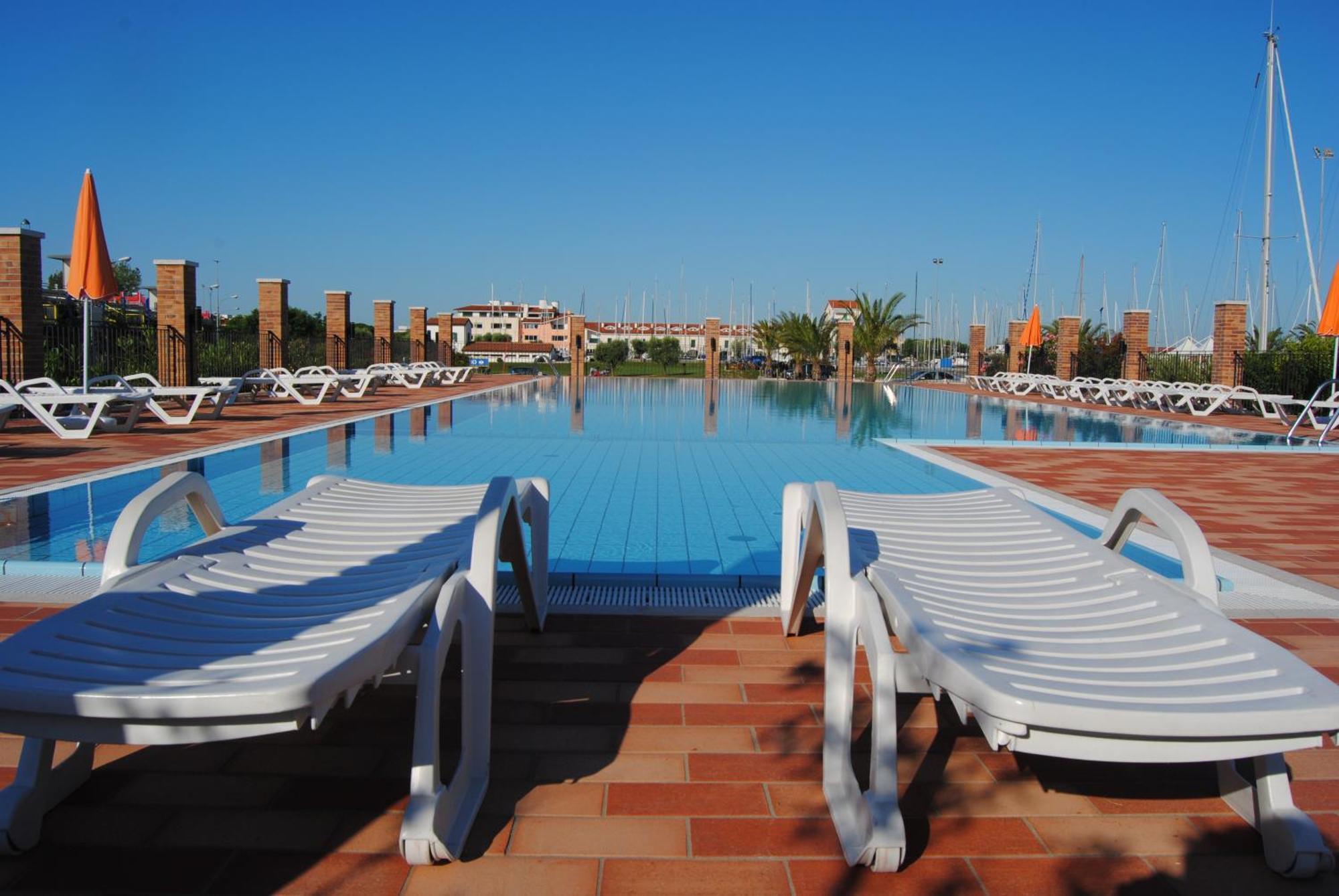Residence Maestrale Caorle Bagian luar foto