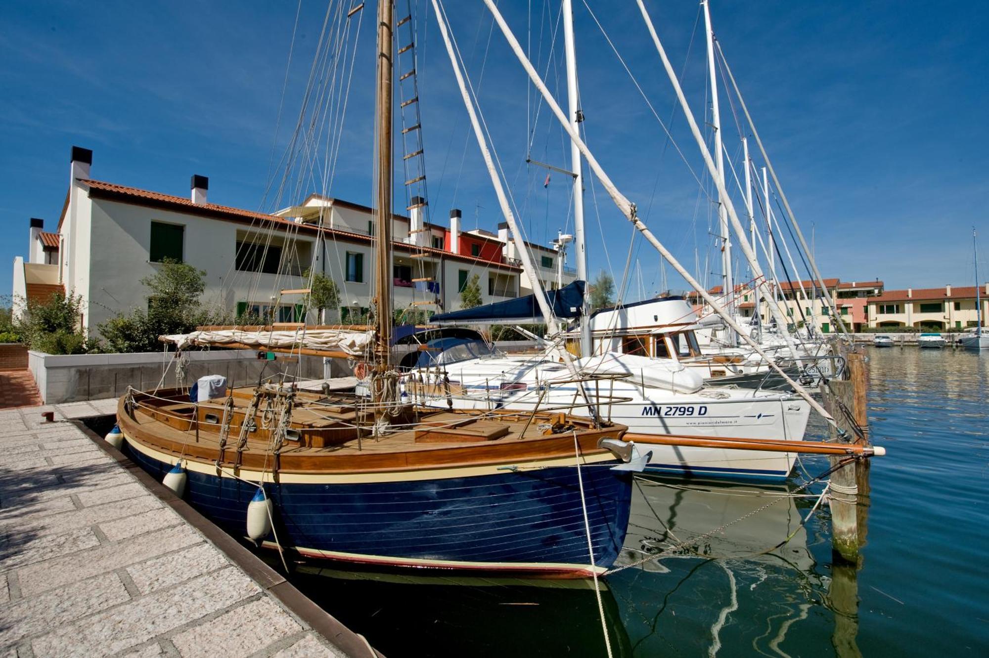 Residence Maestrale Caorle Bagian luar foto