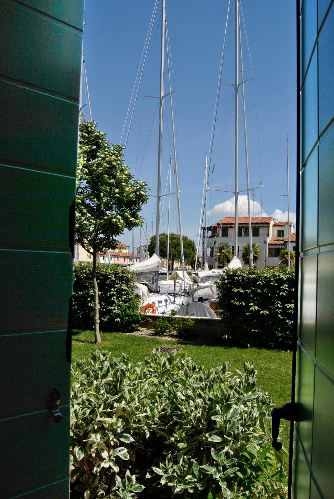 Residence Maestrale Caorle Bagian luar foto