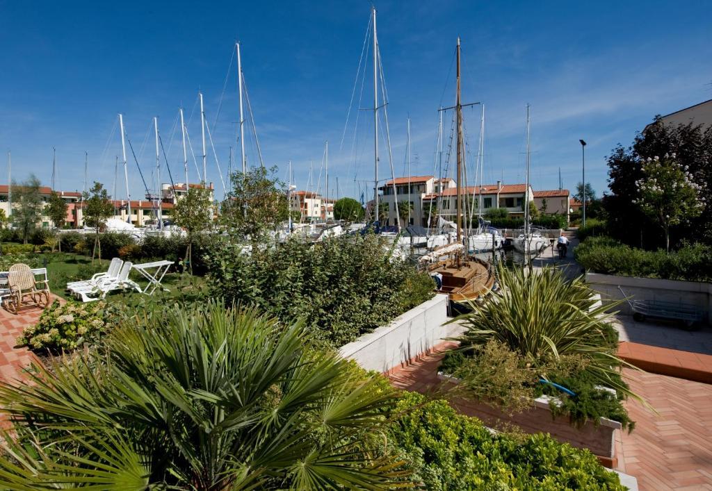 Residence Maestrale Caorle Bagian luar foto