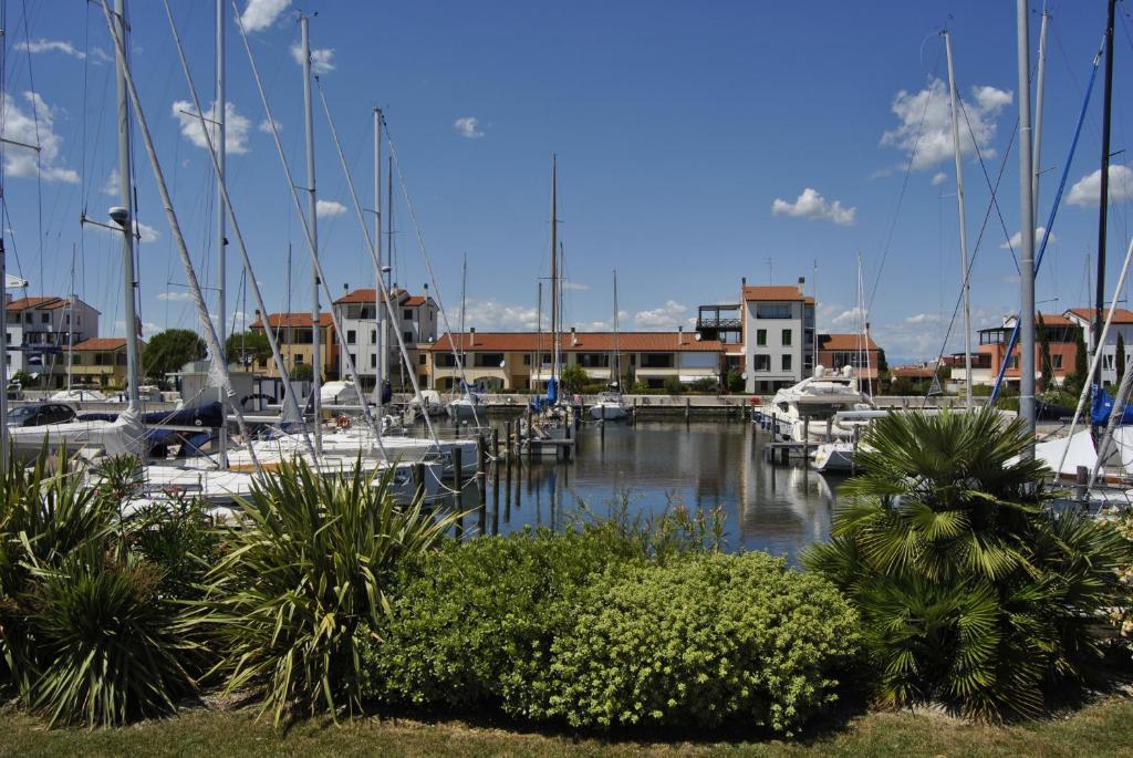 Residence Maestrale Caorle Bagian luar foto