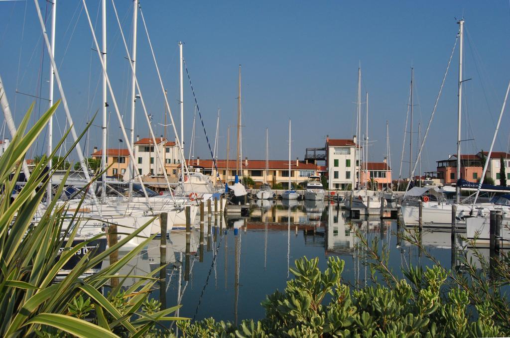 Residence Maestrale Caorle Bagian luar foto